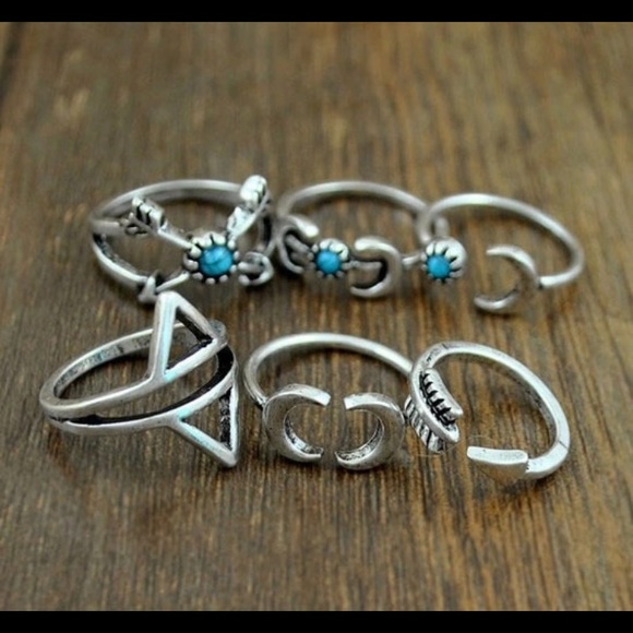 Bohemian Moon Direction Midi Rings Set - Picture 5 of 6